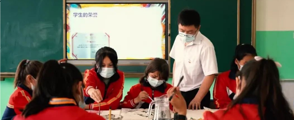 倡清风正气   润廉洁童心